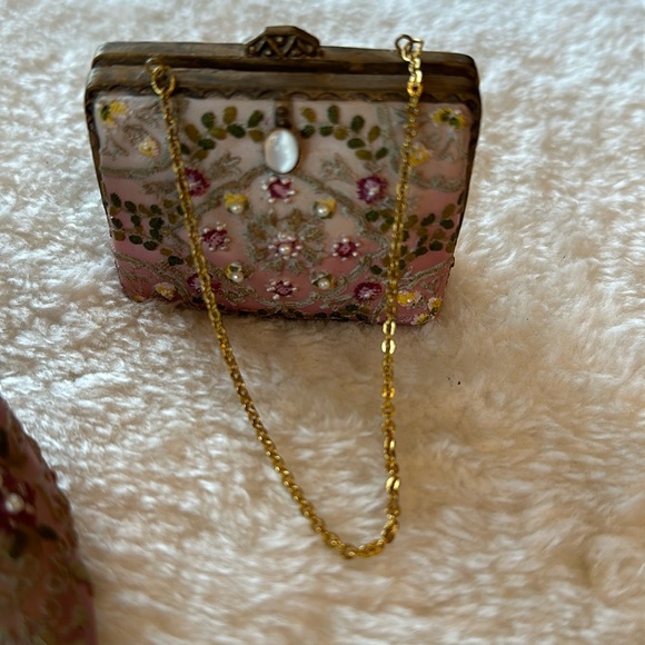 Purse and shoe set collection - Picture 3 of 7